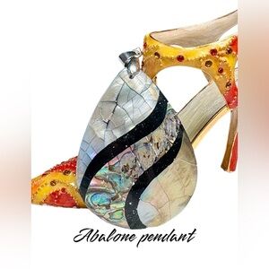 Elegant Abalone Pendant Necklace